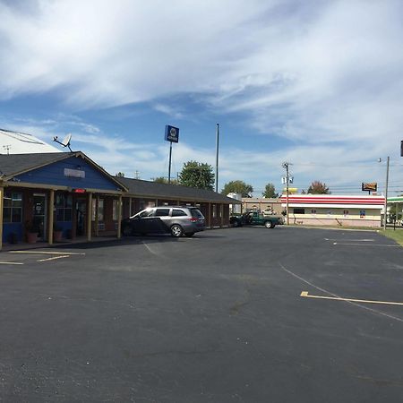 Economy Inn St. James Bagian luar foto