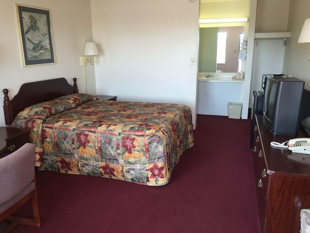 Economy Inn St. James Bagian luar foto