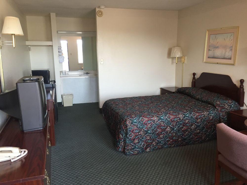 Economy Inn St. James Bagian luar foto