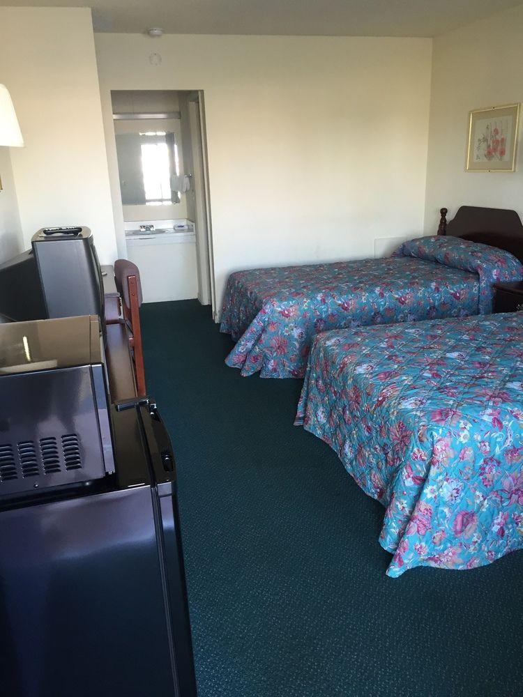 Economy Inn St. James Bagian luar foto