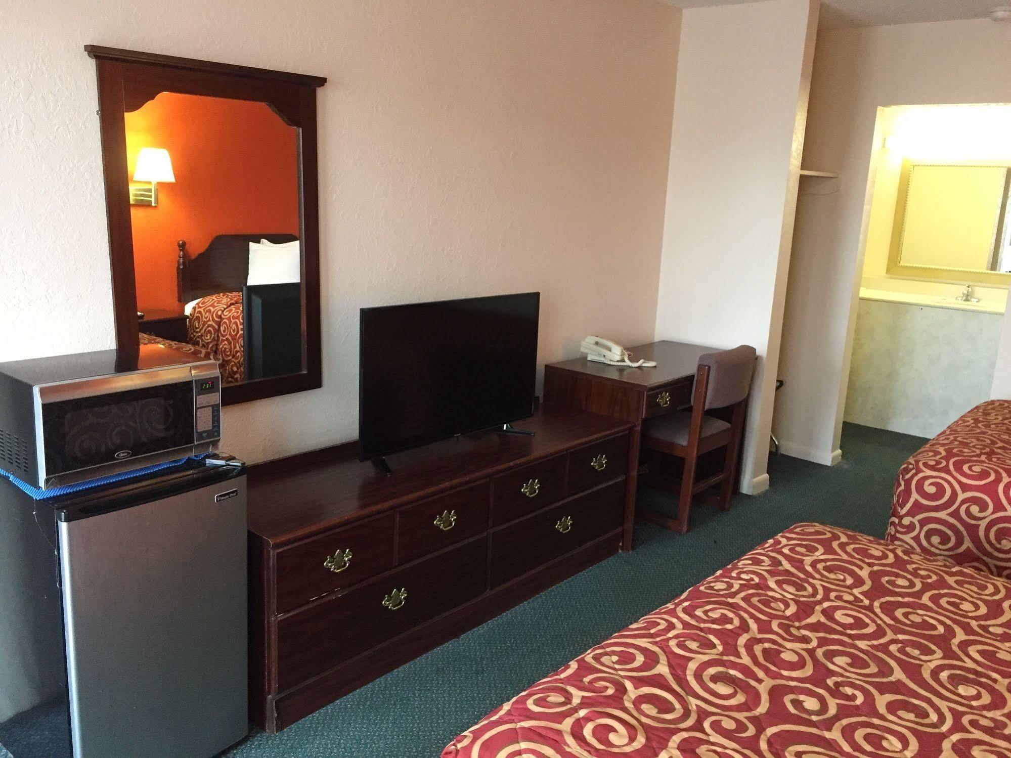 Economy Inn St. James Bagian luar foto