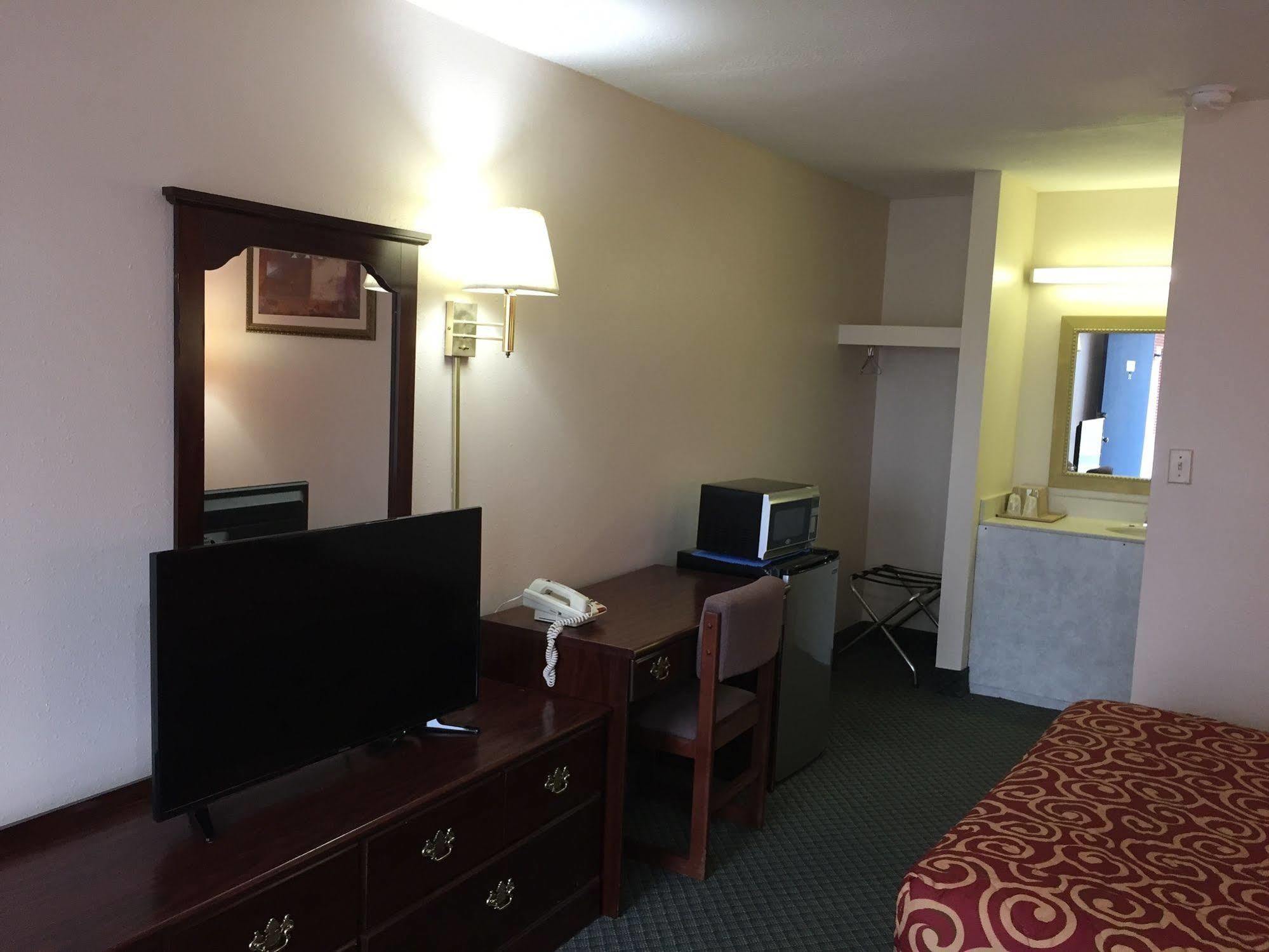 Economy Inn St. James Bagian luar foto